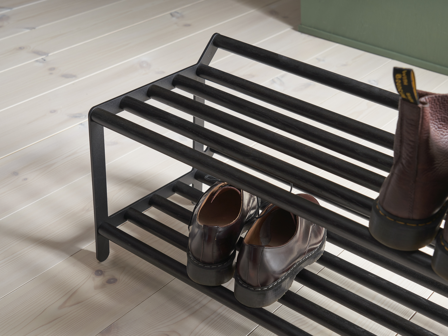 Tamburin Shoe Shelf 60cm, Black/ Oak - Essem Design @ RoyalDesign