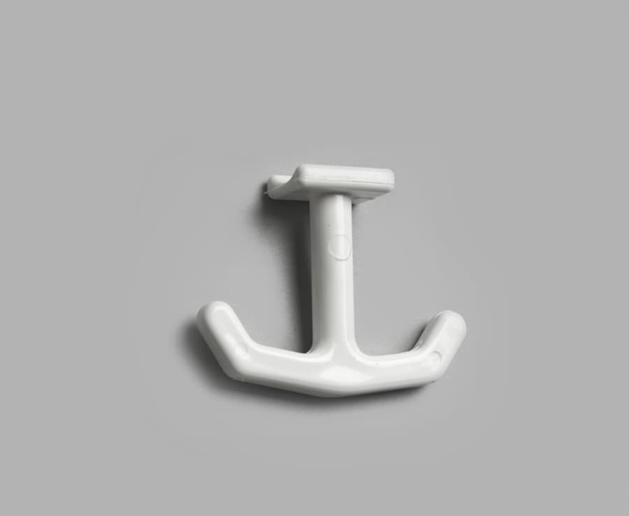 Classic anchor hook white-screw-fitting 2