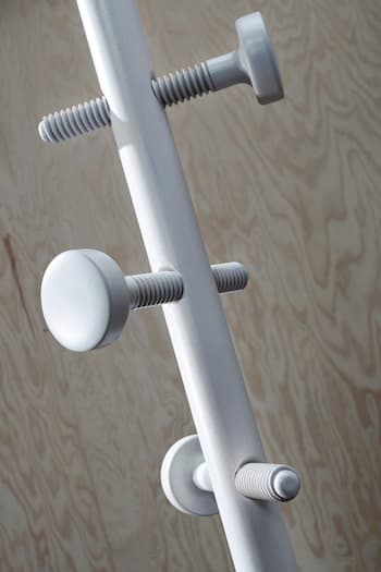 Skruvad coat stand 8