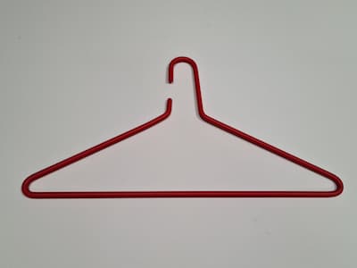 Triangel hanger red textured