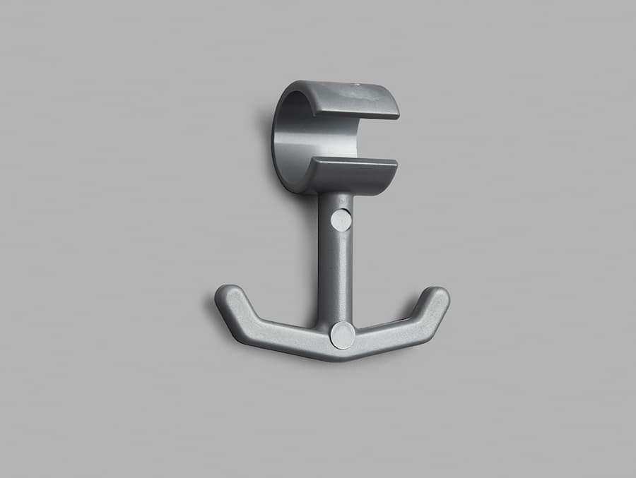 Anchor hook slit 3